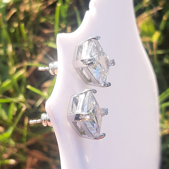 7.58ctw Emerald Cut Diamond Stud Earrings NEW - Picture 4 of 9